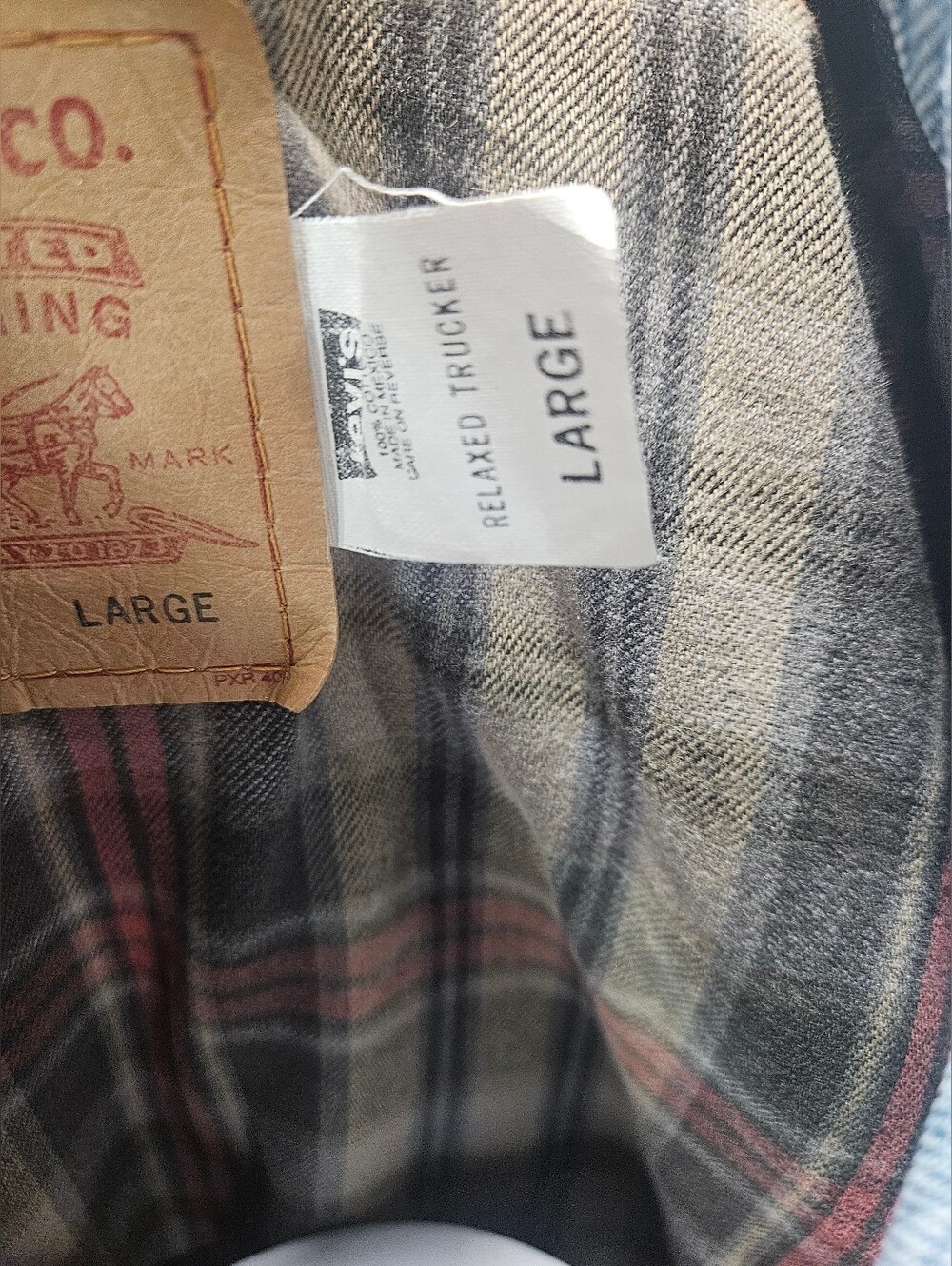Levi's Distressed Trucker Jacket 70518 Men's Large - Picture 8 of 10
